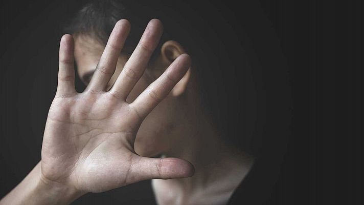 Telediario 1 - Detenido un cura acusado de varias agresiones sexuales