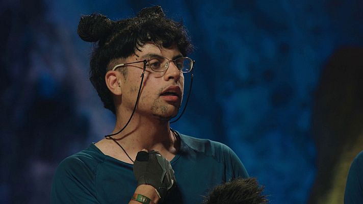 El Conquistador - Keroseno hace llorar a Andrea Azkune en la asamblea - El conquistador | Ver