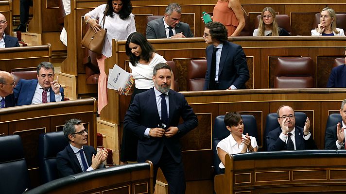 Abascal, durante la investidura de Feijóo: "Si a Sánchez le hiciera falta el voto de un partido de ladrones prohibiría las cerraduras"