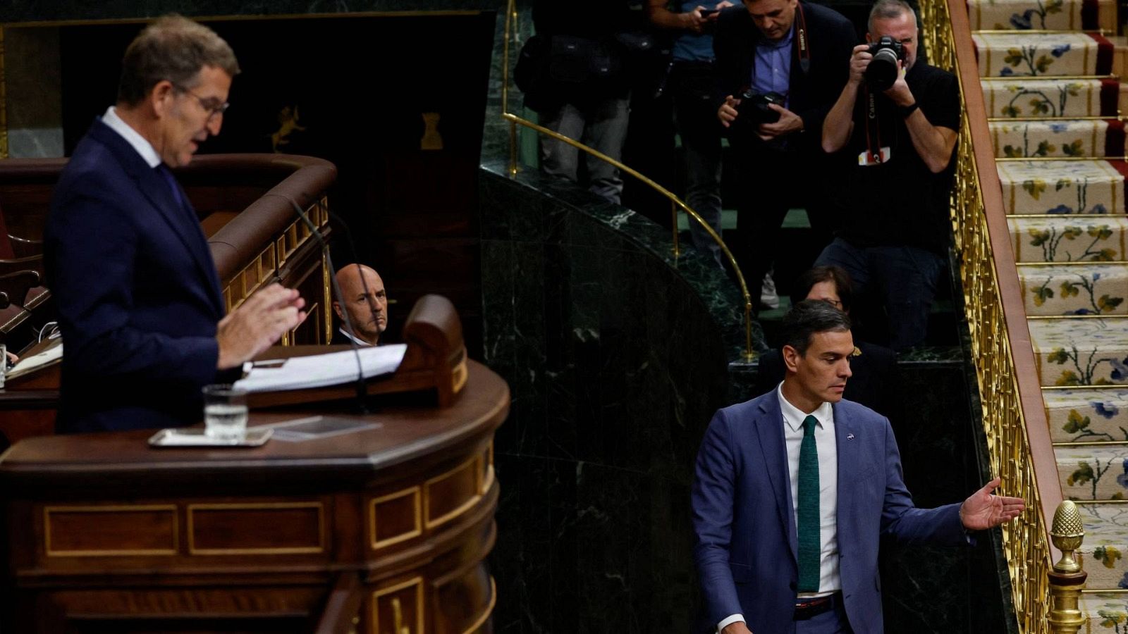 El silencio de Sánchez tensa la investidura y el PP le tacha de "cobarde" por no intervenir