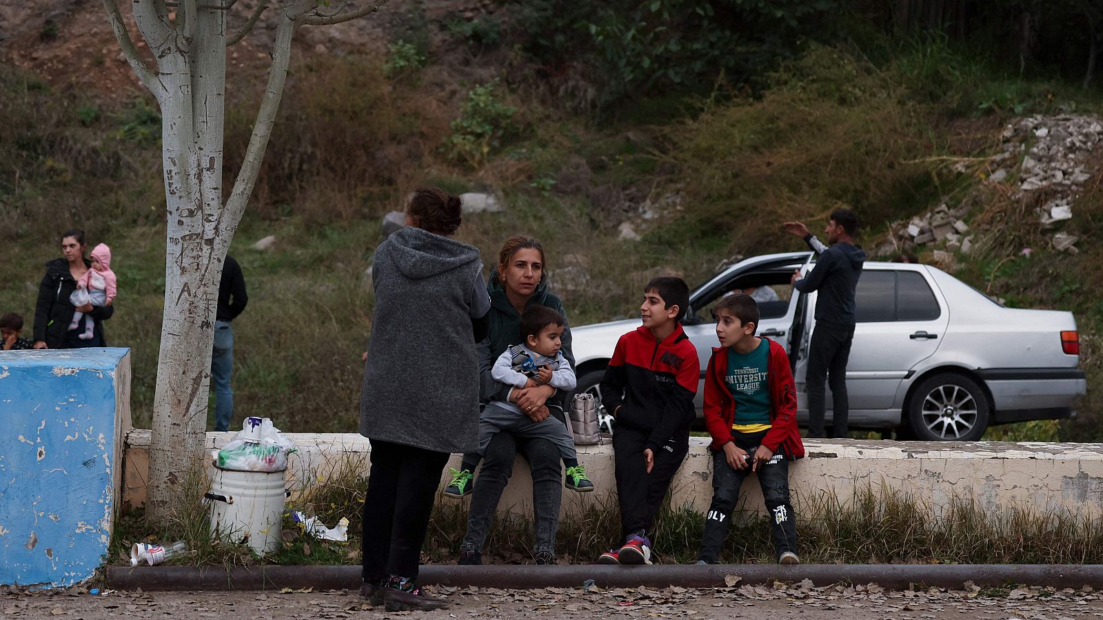Éxodo armenio en Nagorno Karabaj: los atascos de vehículos que salen del enclave chocan con los que no quieren salir