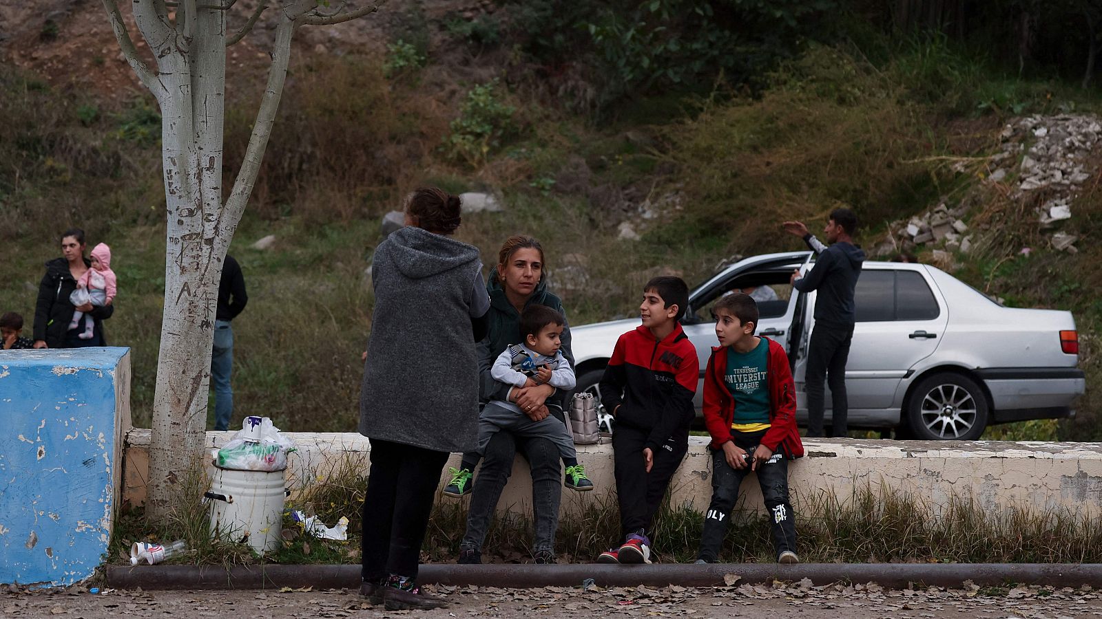 Éxodo armenio en Nagorno Karabaj: los atascos de vehículos que salen del enclave chocan con los que no quieren salir 