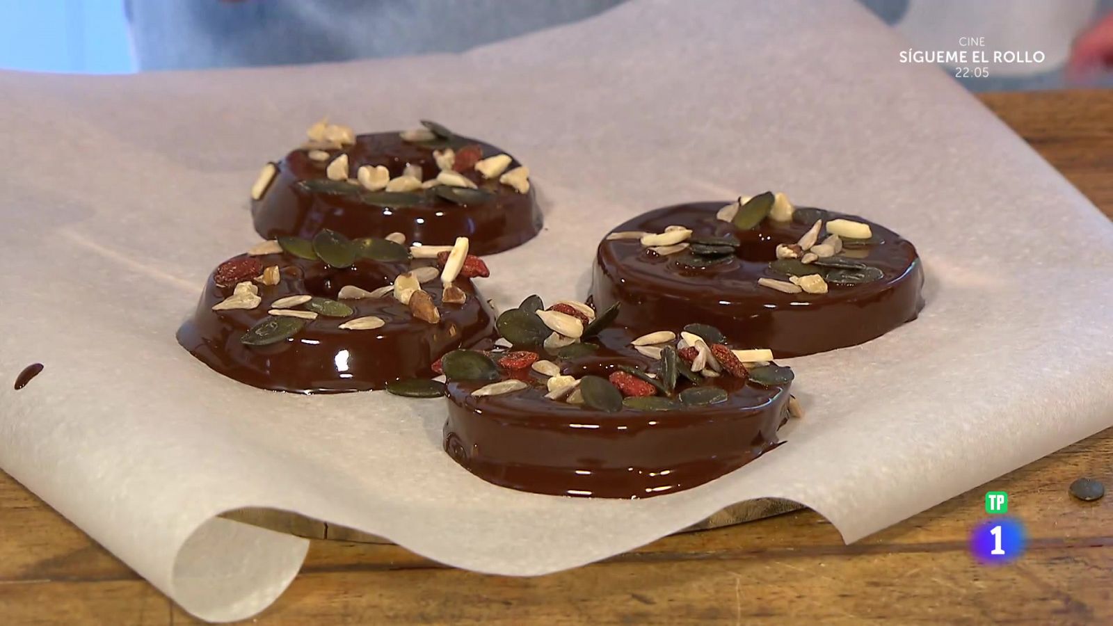 Originales donut de manzana de chocolate negro de la chef Marta Verona 