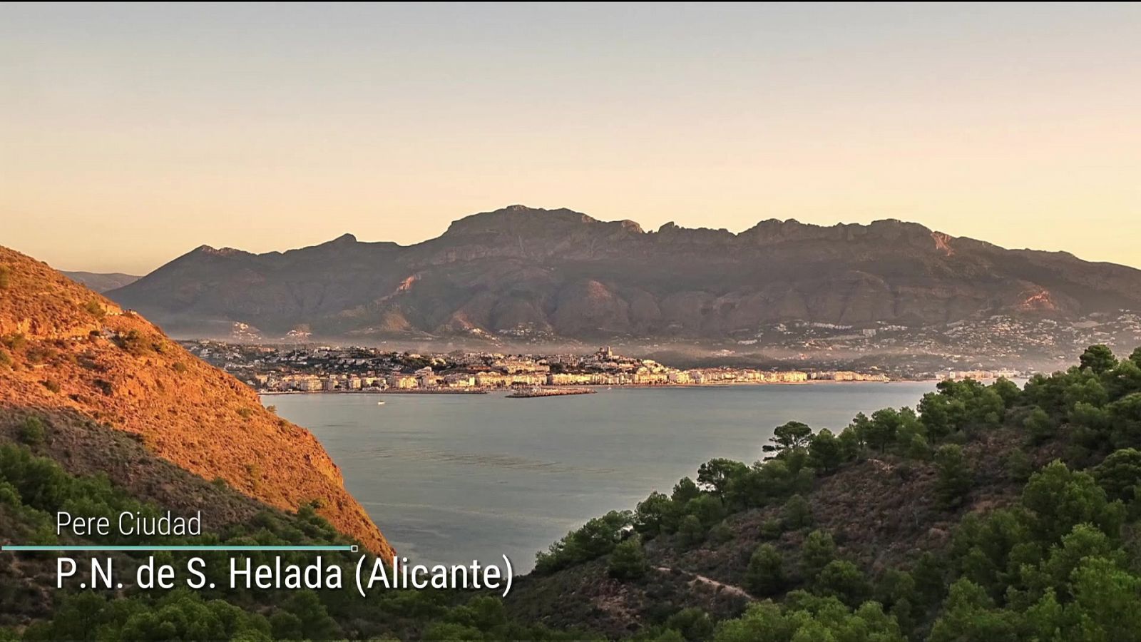 Intervalos de viento fuerte en el litoral noroeste de Galicia y de levante en el área del Estrecho - ver ahora