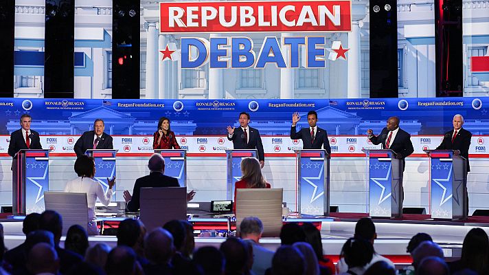 Telediario 1 - Los aspirantes republicanos a la Casa Blanca celebran un segundo debate sin Trump