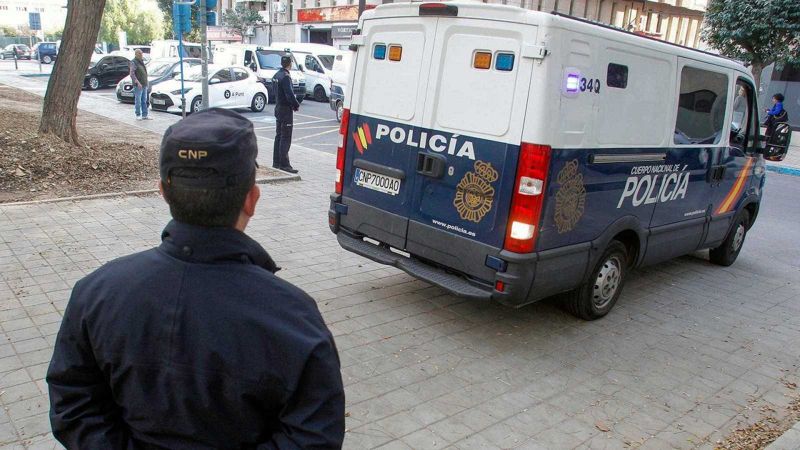 Orden de alejamiento de 300 metros para seis de los arrestados por agresión sexual en Alicante