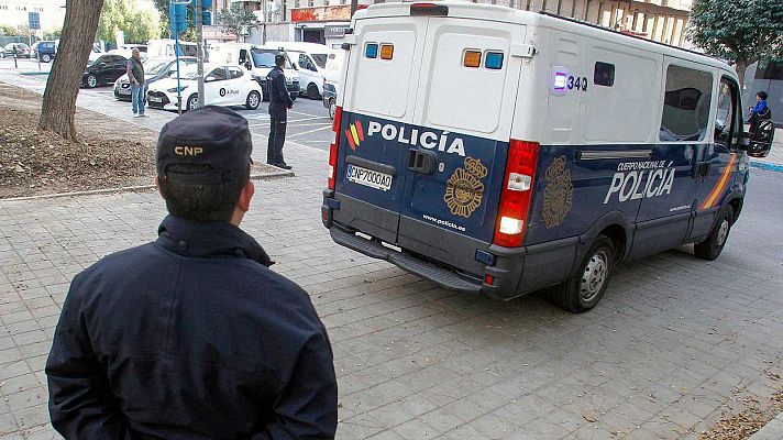 Telediario 2 - Orden de alejamiento de 300 metros para seis de los arrestados por agresión sexual en Alicante