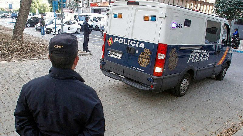 Orden de alejamiento de 300 metros para seis de los arrestados por agresin sexual en Alicante   