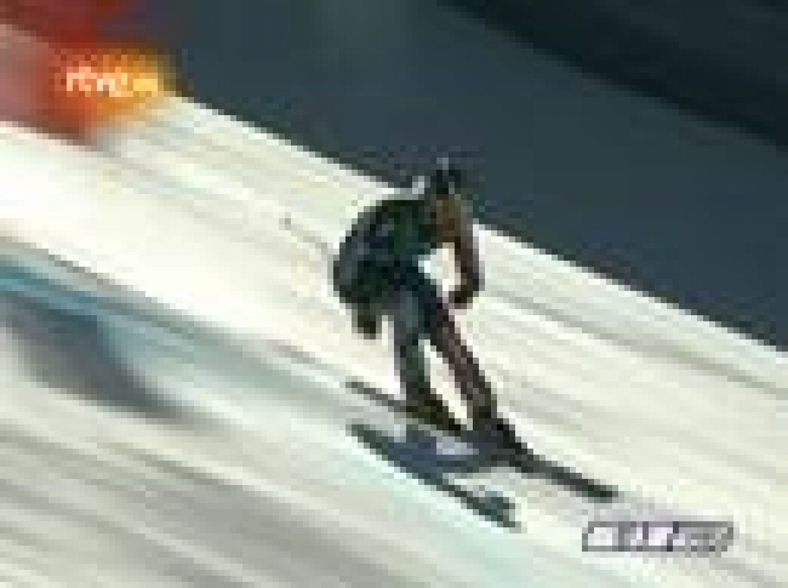 La estadounidense Lindsey Vonn confirmó su condición de favorita y ganó el oro en el descenso femenino, por delante de su compatriota Julia Mancuso.