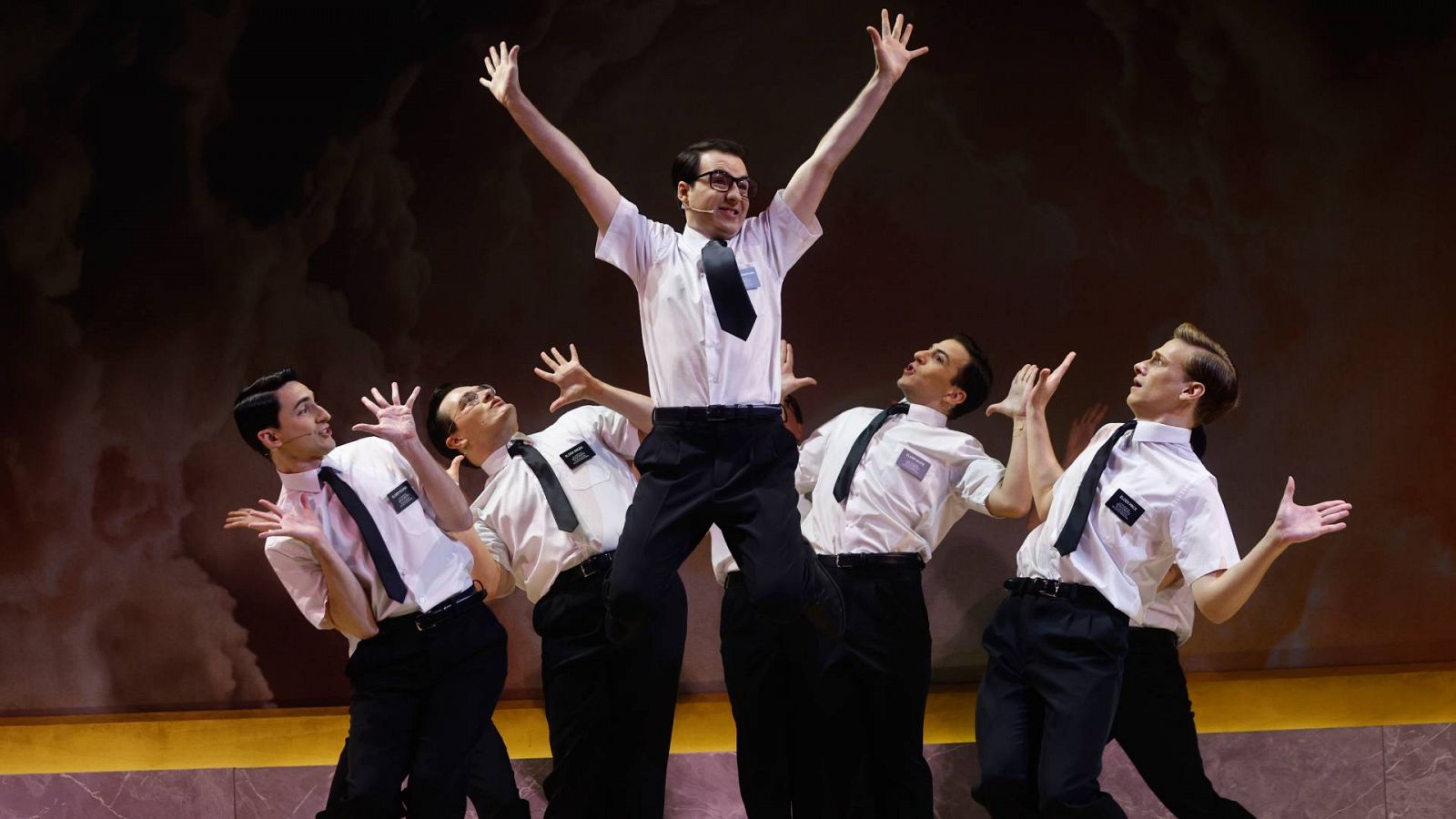 Llega a España el divertido e irreverente musical 'The Book of Mormon'