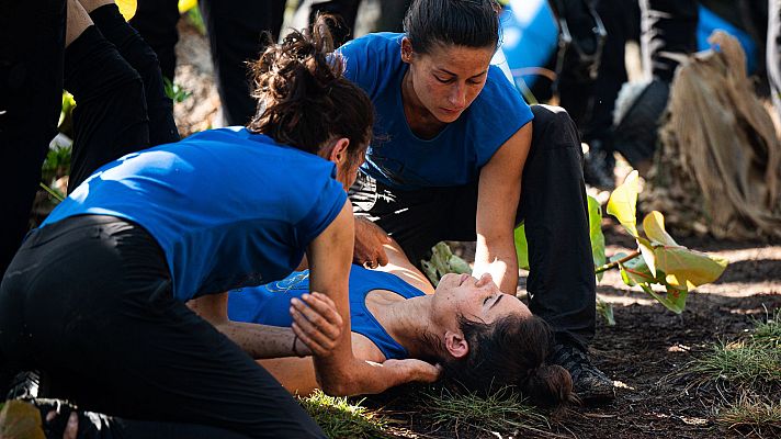 Andrea se desploma ante la prueba caníbal