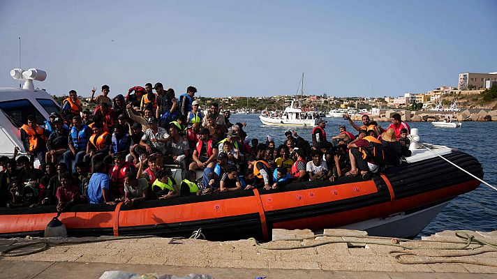 Telediario 1 - Se cumplen 10 años de la tragedia de Lampedusa en la que murieron 368 migrantes africanos