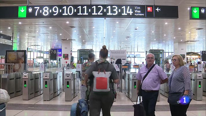 L'Informatiu - El Govern torna a reclamar el traspàs de Rodalies després d'una jornada de complicacions