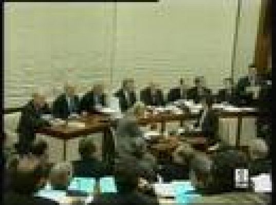  - Berlusconi cierra gobierno