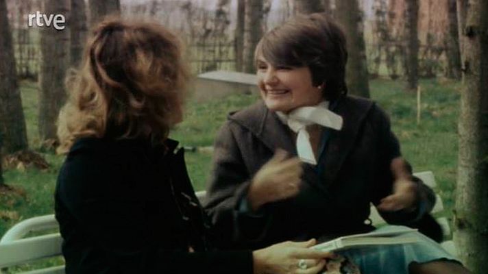 Signes - Arxiu TVE Catalunya - Signes - Reportatge i entrevista a la dibuixant Pilarín Bayés