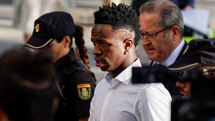 Informativo 24h - Vinicius declara por los insultos racistas recibidos en Mestalla