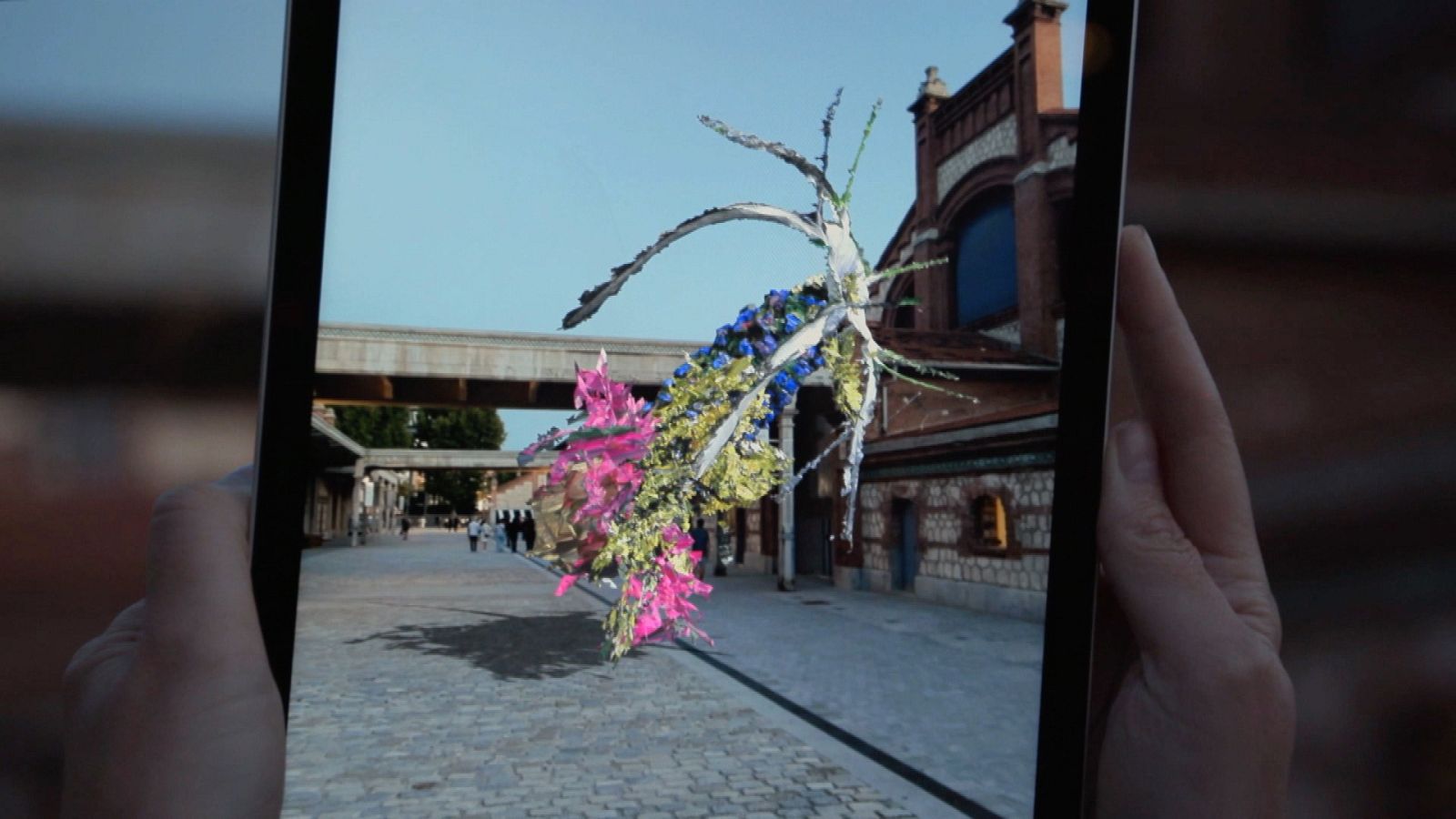 Zoom Net - LEV Matadero, LOOP, iPhone 15 Pro, AC Mirage  - ver ahora