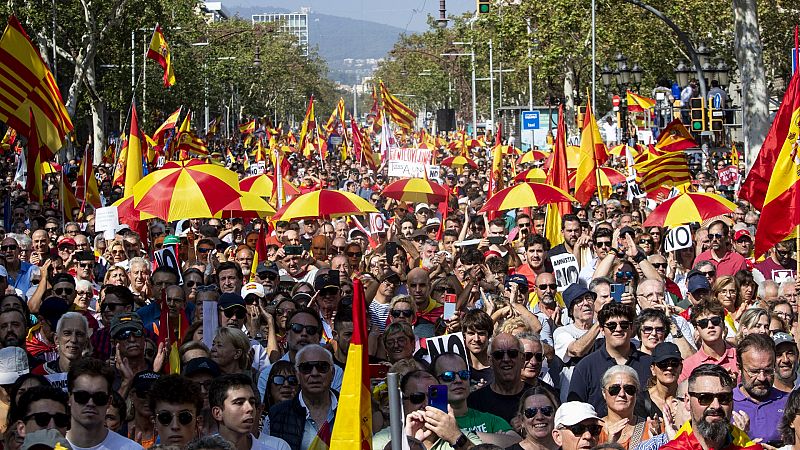 Miles de personas se movilizan contra la amnistía en Barcelona