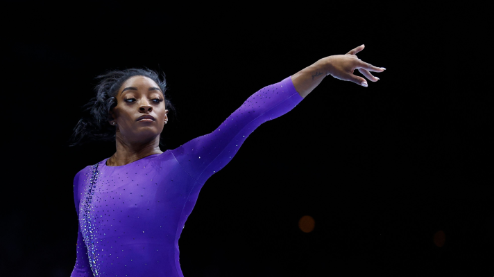  - Simone Biles logra su 22º oro mundial con un espectacular ejercicio en barra de equilibrio