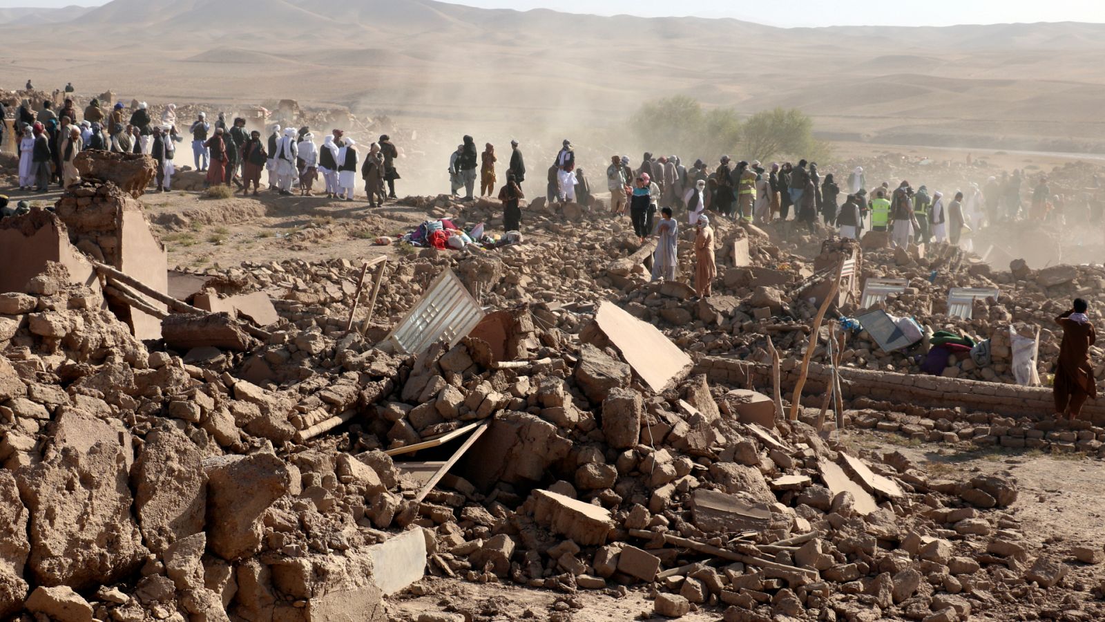 Terremoto en Afganistán: más de 2.400 muertos y miles de heridos