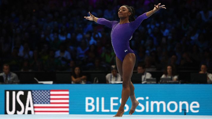 Simone Biles cierra el Mundial de gimnasia con un oro en suelo