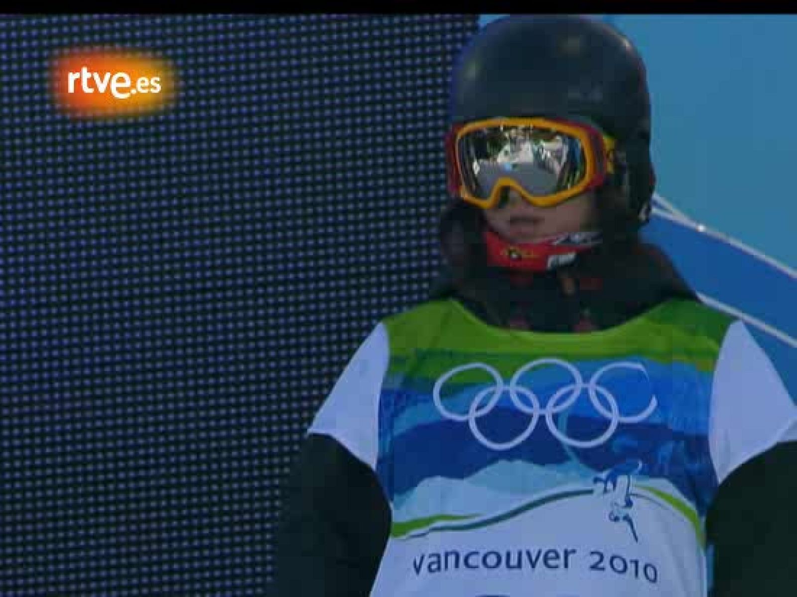  Participación de la española Queralt Castellet en la primera manga clasificatoria de Half pipe. La catalana concluyó segunda de su serie, sólo superada por la estadounidense Kelly Clark.