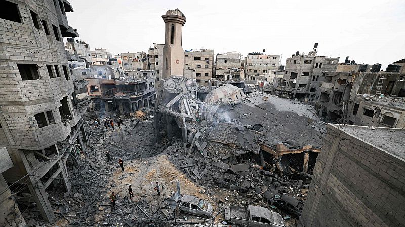 El cruce de bombardeos continúa en la segunda noche desde el primer ataque de Hamás a Israel 