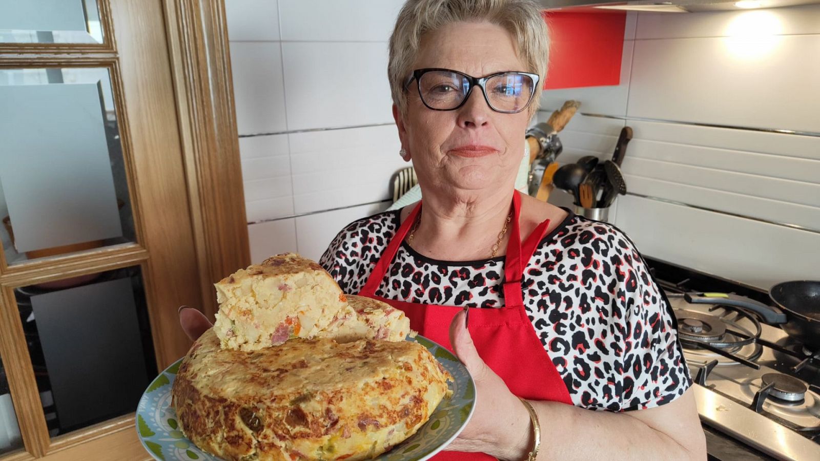 La cocina de Adora: la receta para hacer una tortilla campera en tan solo unos minutos - Ver ahora