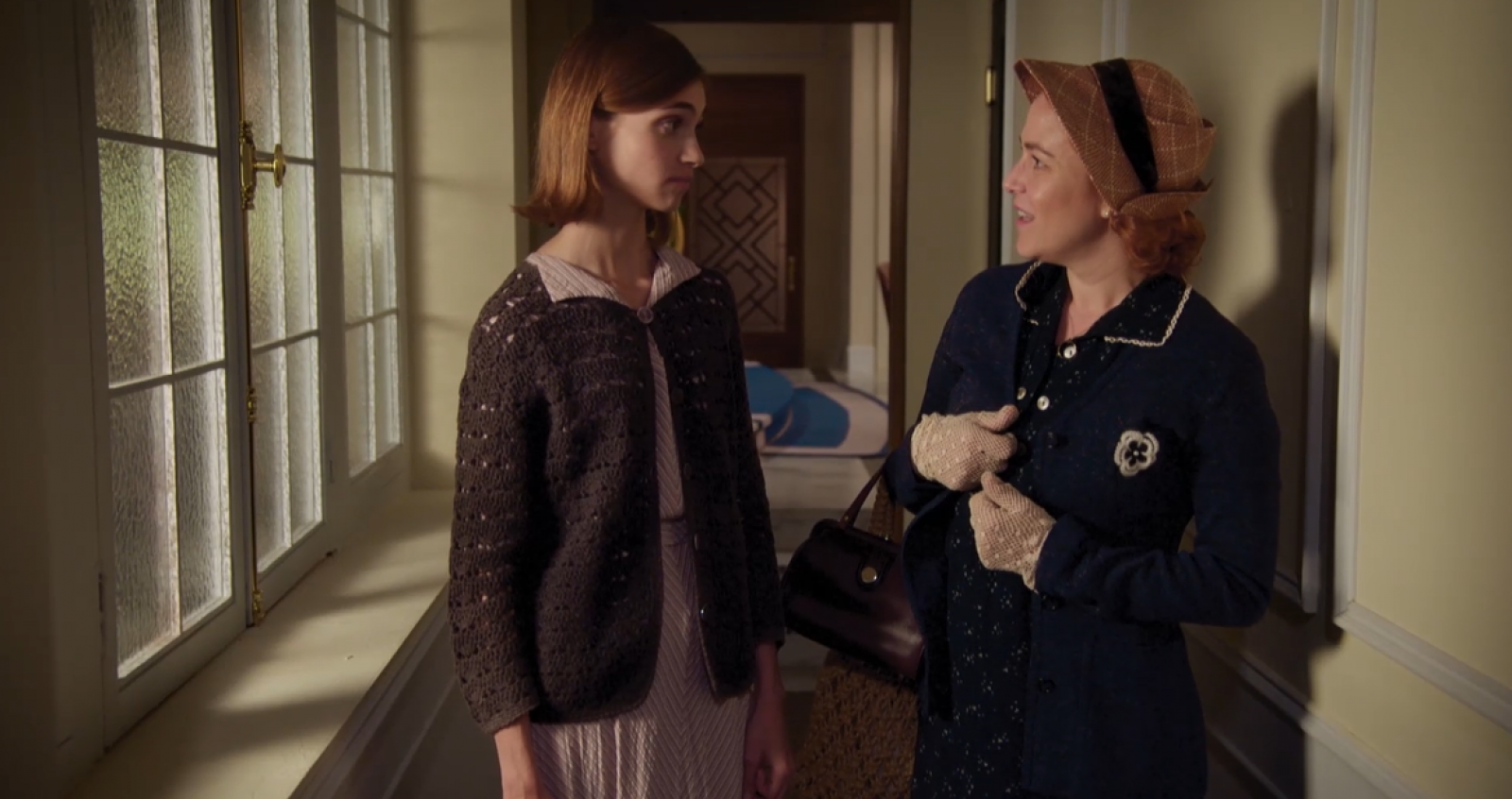 Marta se ve obligada a volver a casa de su tío Higinio - Salón de té La Moderna | Ver