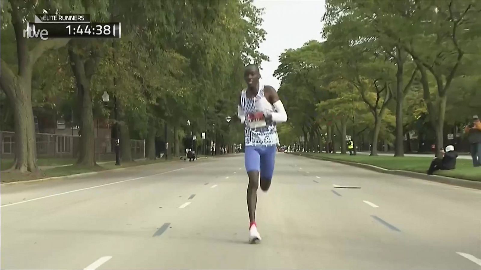 Kiptum amenaza la barrera de las dos horas en maratón