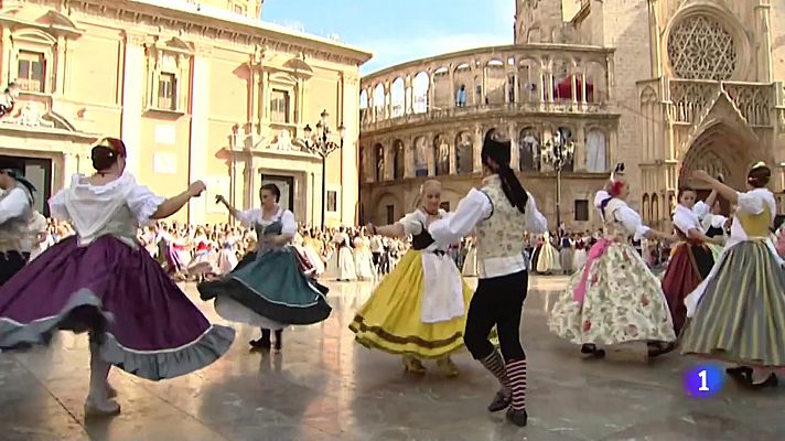L'informatiu - Comunitat Valenciana - La dansà valenciana, una tradició... que no deixa de créixer