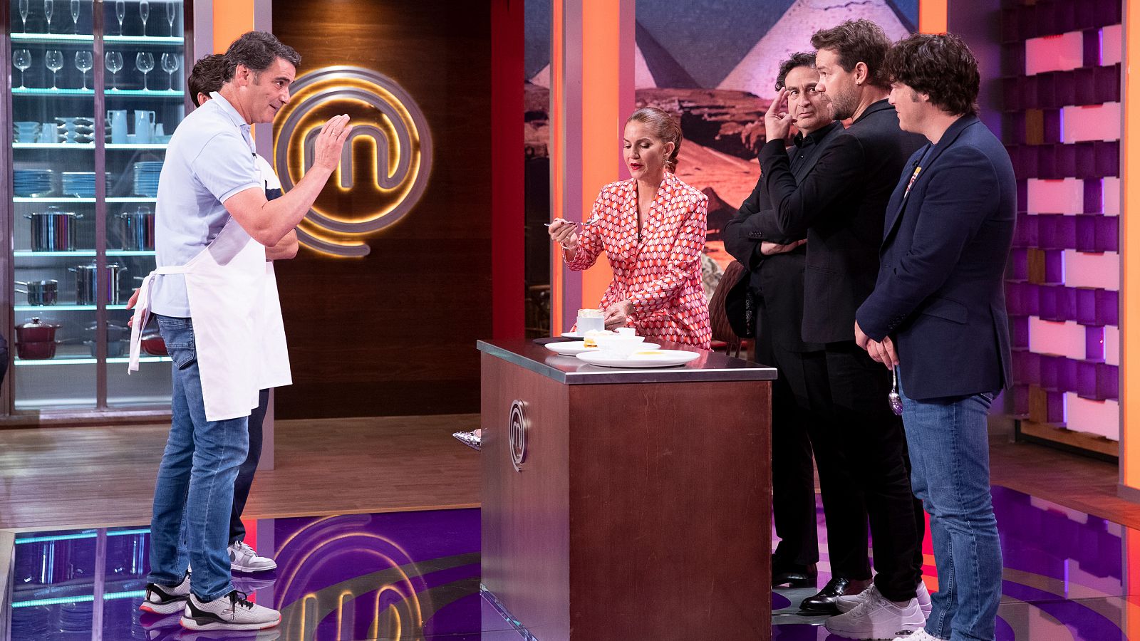 Juan Dávila se atreve a imitar a Pepe Rodríguez en MasterChef