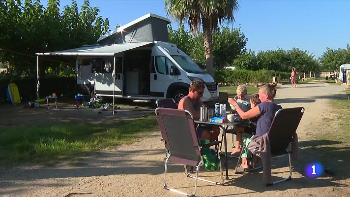 L'Informatiu - Els càmpings allarguen la temporada per les altes temperatures