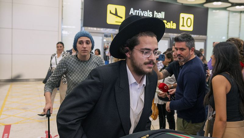 Vivir en un búnker o intentar regresar a España cuanto antes: el dilema de los españoles residentes en Israel