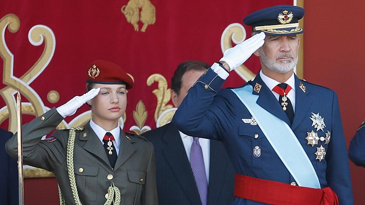 Del estreno de la princesa Leonor con uniforme militar al salto en paracaídas: así ha sido el desfile del 12 Octubre