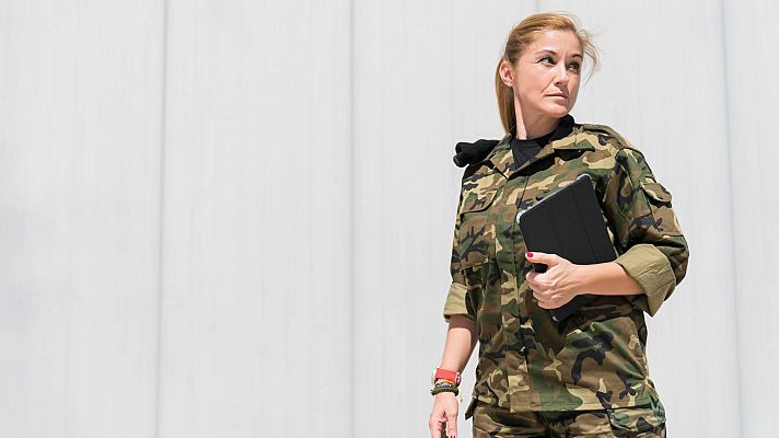 Telediario 1 - Las mujeres suponen el 13% de los efectivos de las Fuerzas Armadas, pero cuentan con el problema de la conciliación