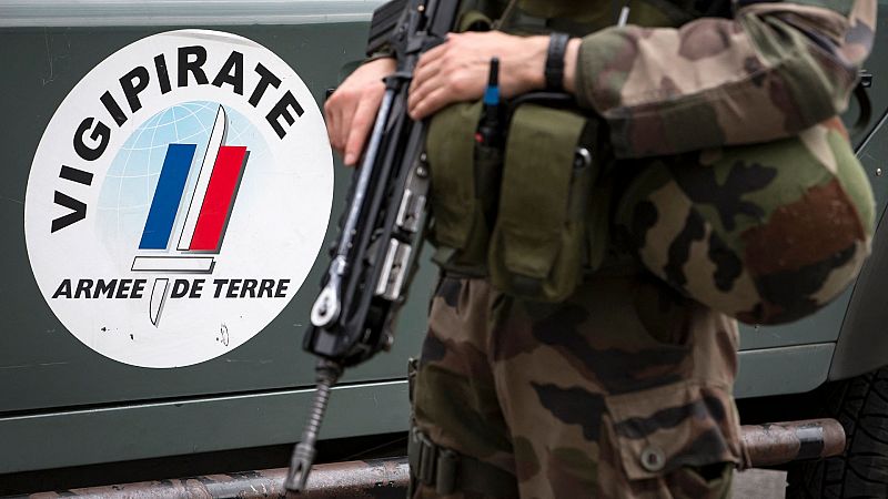 Francia despliega a miles de militares por temor a nuevos atentados