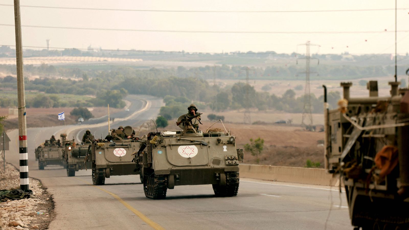 Israel sigue acumulando tropas en la frontera con Gaza