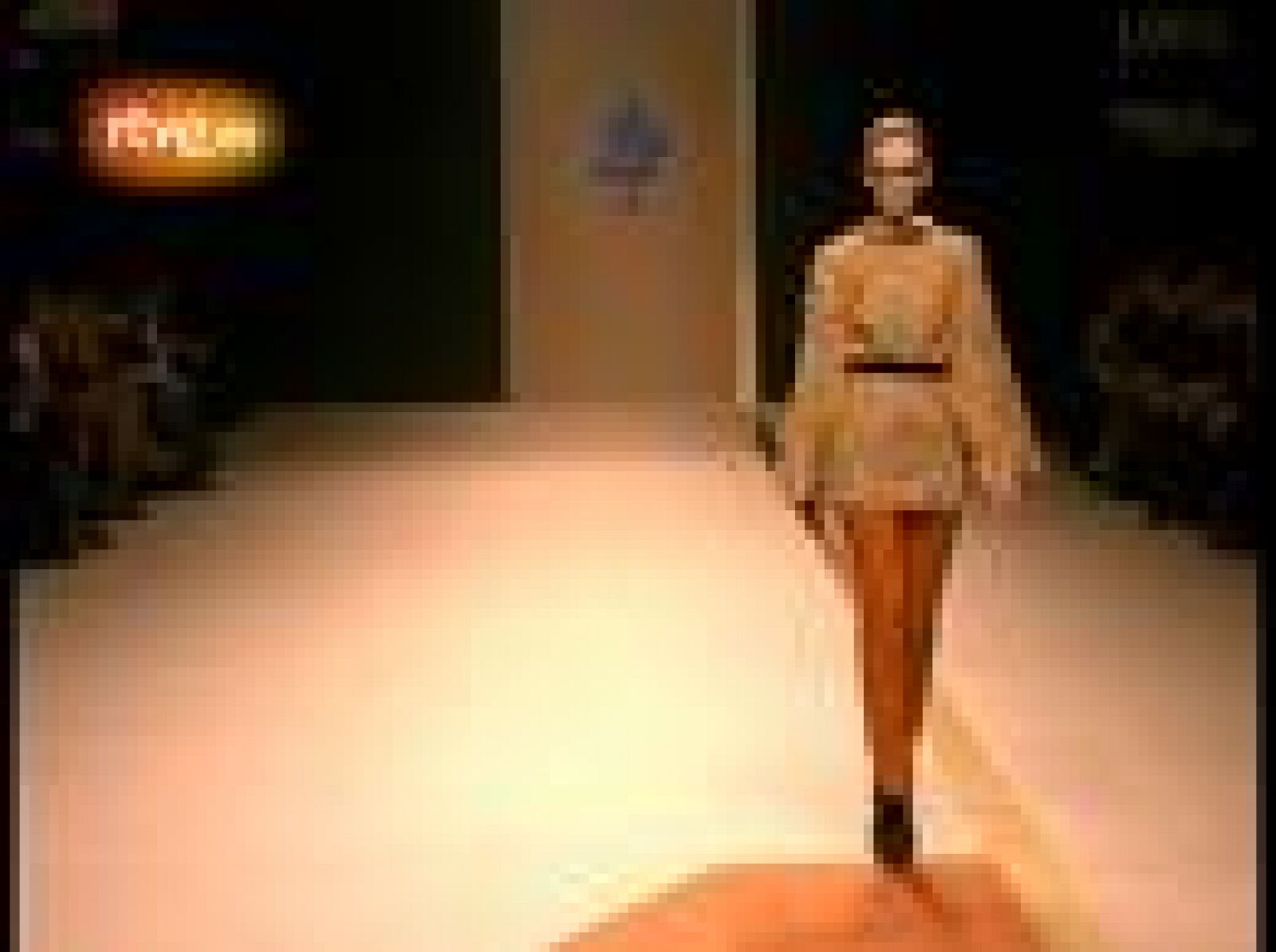 Desfile de Jesús del Pozo en la Cibeles Madrid Fashion Week 2010 | Ver