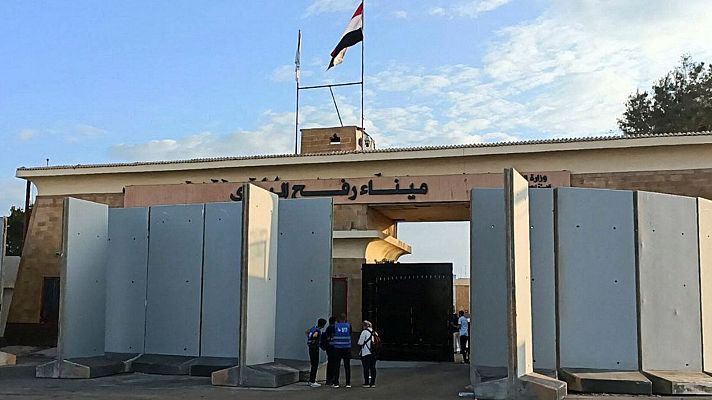 Cientos de gazatíes con doble nacionalidad, a la espera de la apertura del paso de Rafah