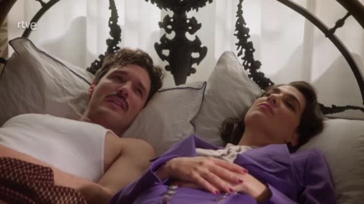 Salón de té La Moderna - Carla cuida de Íñigo y juntos recuerdan su pasado