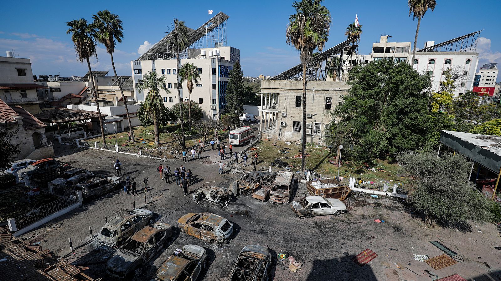 Un bombardeo deja cientos de muertos en un hospital en el centro de Gaza