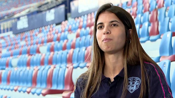 Fútbol - Entrevista a Alba Redondo