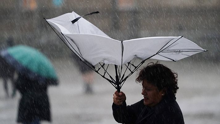 La borrasca Aline entra con fuerza en la península con rachas de viento de 90 kilómetros por hora en algunos puntos