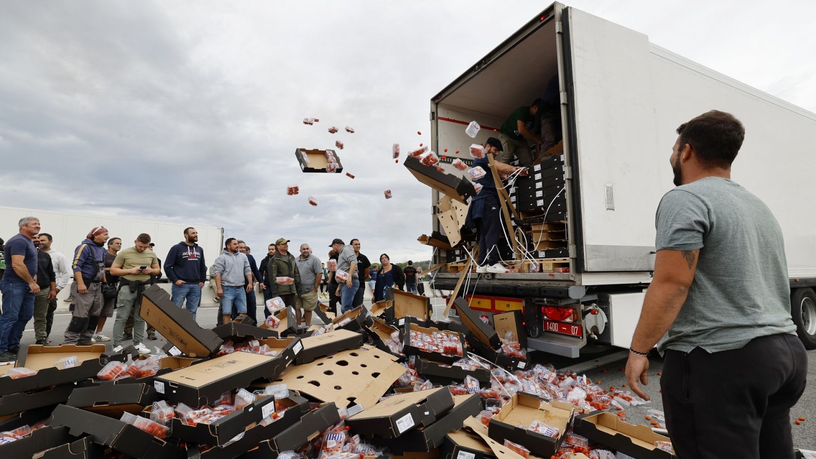 El Gobierno condena el ataque a camioneros españoles en la frontera francesa