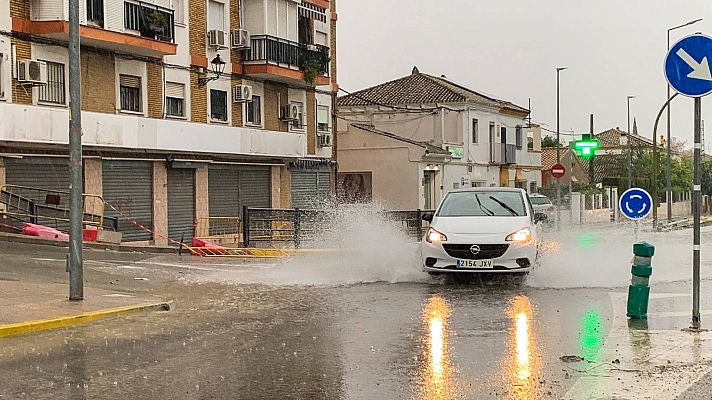 Telediario 1 - La borrasca Aline provoca grandes inundaciones y problemas de circulación