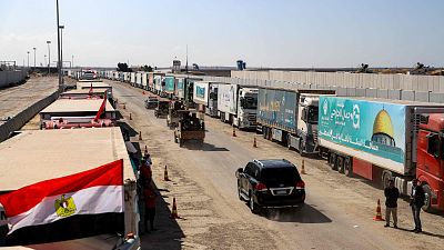 La ayuda humanitaria llega a Gaza a través del paso de Ráfah