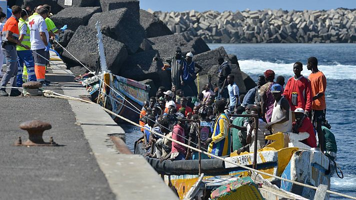 Telediario Fin de Semana - Crisis migratoria en Canarias: más de 900 personas llegan a El Hierro