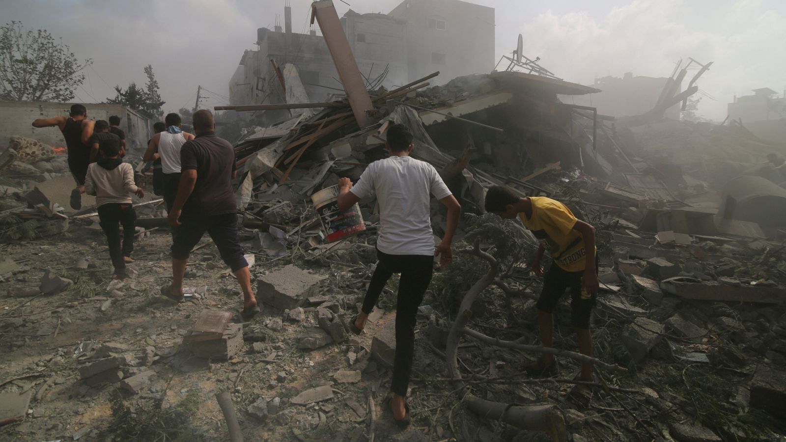 Continuos bombardeos israelíes en Gaza durante todo el día