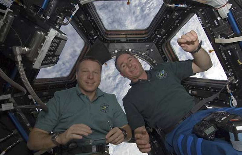 Ceremonia de inauguración de la Cúpula, el nuevo módulo de la ISS instalado en la penúltima misión del Endeavour.